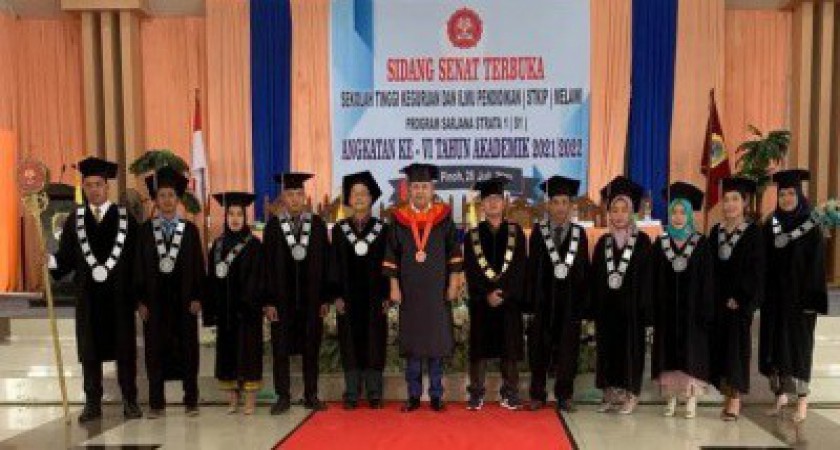 Wisuda Angkatan VI, Bupati Melawi Ikut Diwisuda