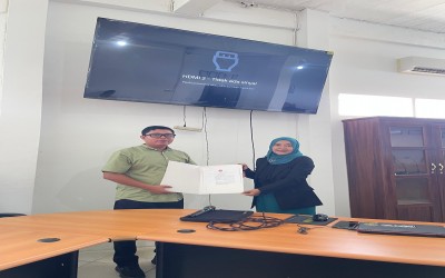 Ketua STKIP Melawi Serahkan SK Pergantian Antar Waktu Ketua Senat Periode 2023–2027